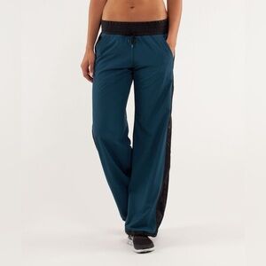 Lululemon Run: Right Round Pant, size 6